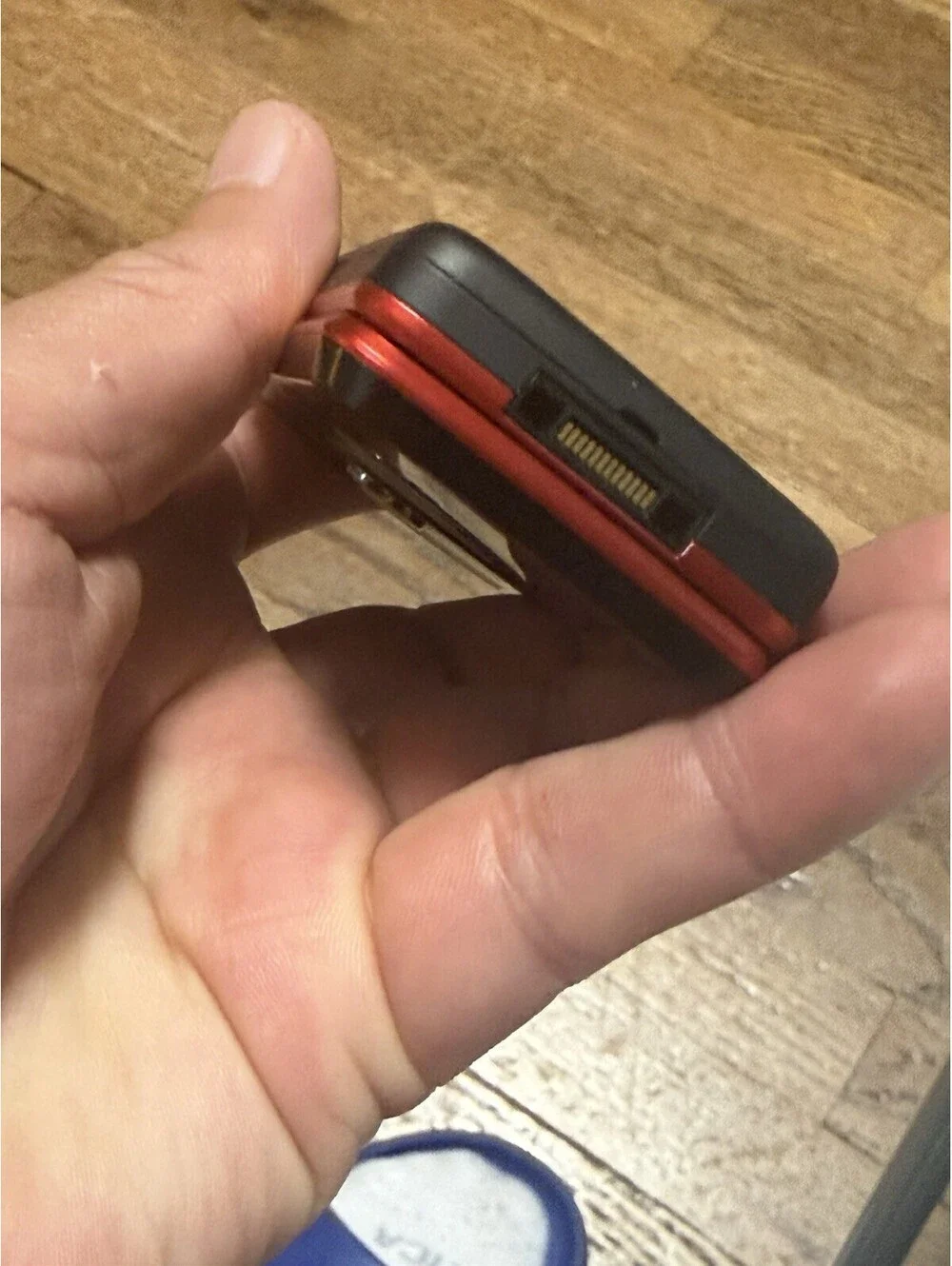Sony Ericsson TM506 - Red ( T-Mobile ) Flip Phone ( Not Working ) No Power